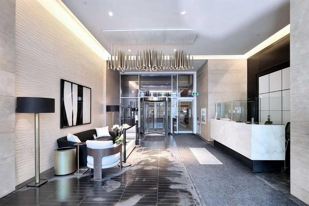 2 Bedroom Plus Den Condo Toronto Kültér fotó