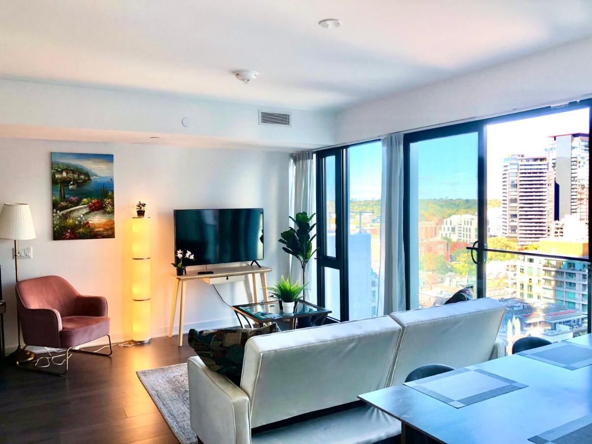 2 Bedroom Plus Den Condo Toronto Kültér fotó